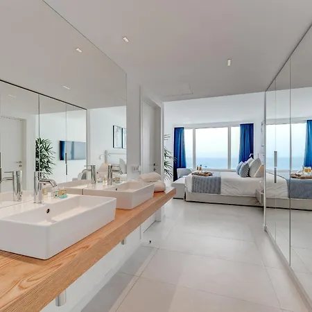 Villa Aquasuites Luxury Penthouse A01