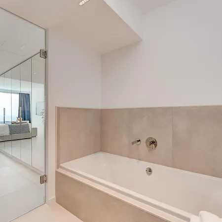 Aquasuites Luxury Penthouse A01 阿坎提拉德洛斯基