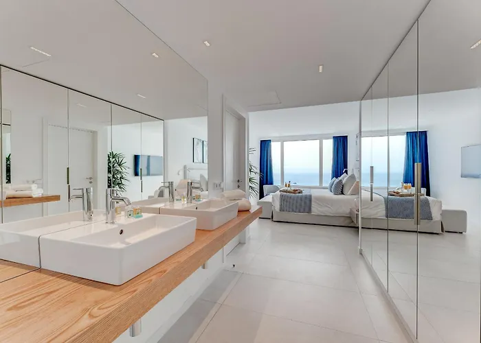 Вилла Aquasuites Luxury Penthouse A01